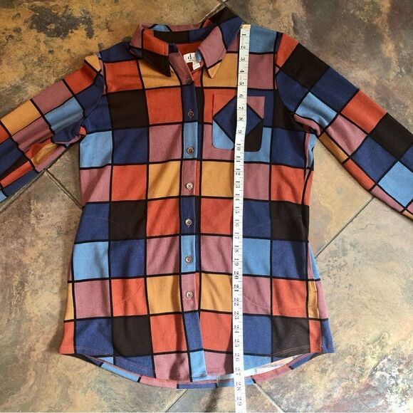 D & Co Women’s Retro Looking Stretch Long Sleeve Button Up Blouse with Pockets - Picture 7 of 12